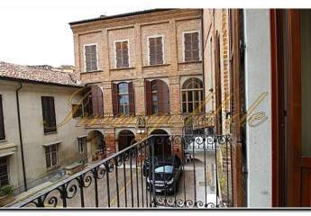 Immogold Charismatisch Wohnung mit Fresken zur Zeit als Zahnarztpraxis