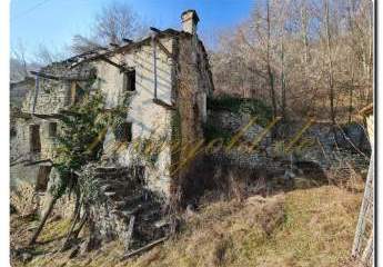 Immogold Piemont Ruine / Bauernhaus / Landhaus zur Restaurierung in der Langhe, Piemont