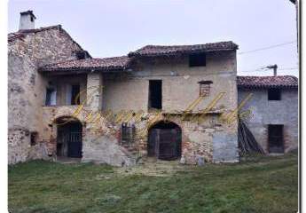 Historische Doppelhaushälfte in Panoramalage der Langhe – ca. 250 m² nahe Ceva | Piemont
