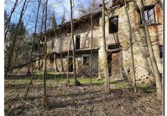 Immogold Süd-Piemont absolute Privatsphäre und unendliche Weite: die weiße Leinwand für Ihren Rückzugsort