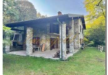 Lago Maggiore apartes, schmuckes Landhaus, Alleinlage, riesiges Areal
