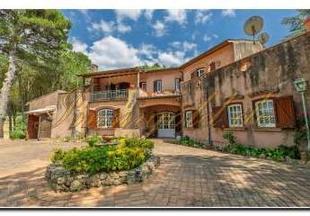 Exklusive Luxus-Landhausvilla mit Pool, mediterranen Park und Gästehaus in begehrter Hügellage von Salemi Westsizilien