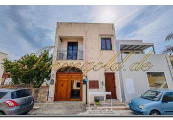 Nord/West Sizilien, super renovierte Wohnung, mit einer riesigen Dachterrasse, vier Schlafzimmern die eigene Bäder aufweisen