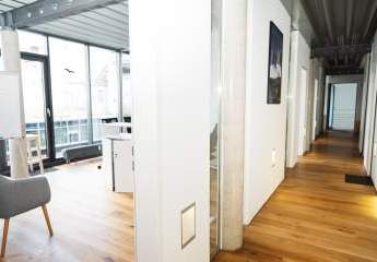 Alleinauftrag! Exklusives Penthouse-Büro mit Terrasse in ruhiger Citylage