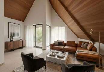 Dachgeschosswohnung mit Galeriegeschoss und großem Balkon in Müngersdorf