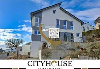 CITYHOUSE: TOP modernes, großes Energiesparhaus, KFW 55 mit Solaranlage, EBK, Kamin, Garten, Garage