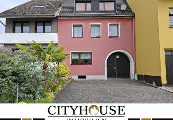 CITYHOUSE: Einfamilienhaus mit viel Platz, Dachterrasse,  Traumgarten, Stellplatz für Wohnmobil, PKW