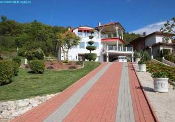 Villa mit Einliegewohnung und Panoramaausblick am Nordufer