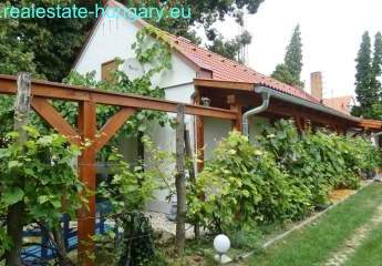 zentrale Lage am Nordufer des Balaton