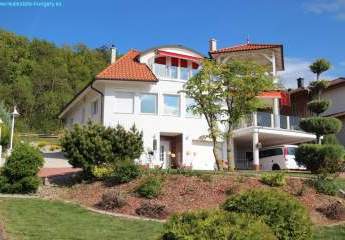 Imposante Villa mit Einliegewohnung am Nordufer