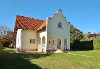 Großzügiges Wohnhaus am Nordufer