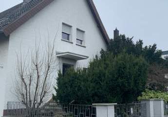 *Top vermietetes Mehrfamilienhaus in Köln Urbach*