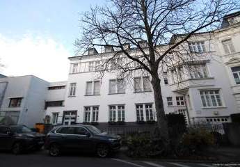 Bonn-Weststadt/Musikerviertel: Dachgeschosswohnung mit Flair – ruhig, zentral, charmant