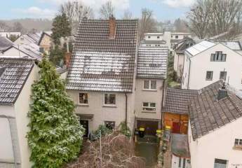 Rheinnähe, Garten, Möglichkeiten – vielseitiges Haus für Familie & mehr