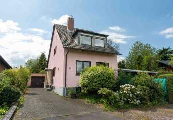 Freistehendes Familienhaus am Landschaftsschutzgebiet – Ruhe, Natur & Potenzial