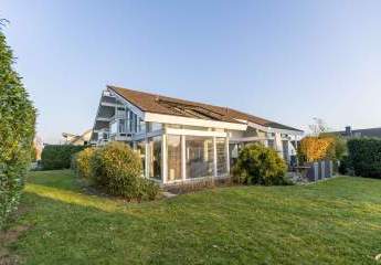 Hochwertige Design-Villa am Ortsrand