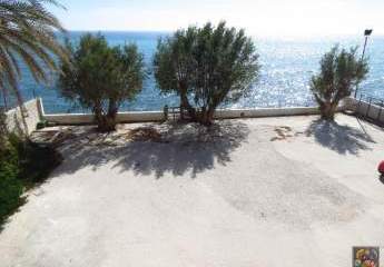 Kreta, Irepetra, Wohnung von 220m² direkt am Meer zu verkaufen.