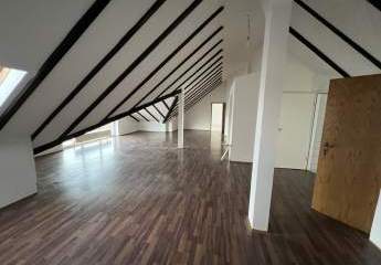 *Über den Dächern von Eppinghofen* 4-Zimmer DG-Wohnung in zentraler Lage*