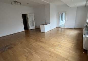 *3-Zimmer Wohnung*großer Balkon*EBK*Stellplatz*