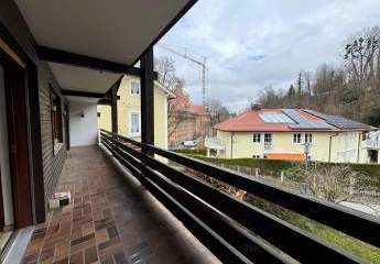 Haus-im-Haus-Flair mit Bergblick – Stilvolle Maisonettewohnung im Herzen von Bad Reichenhall