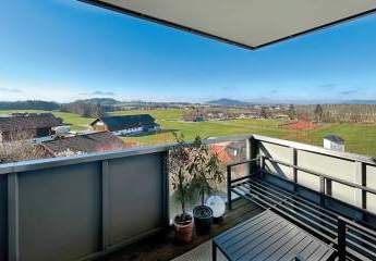 Moderne, neuwertige Familienwohnung mit großem Balkon und bester Aussicht