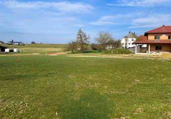 Sonniges Baugrundstück in ruhiger Lage – flexibel teilbar nahe Hochburg-Ach & Burghausen
