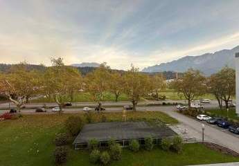 Helle 2-Zimmer-Wohnung mit Balkon und Garage in zentraler Lage