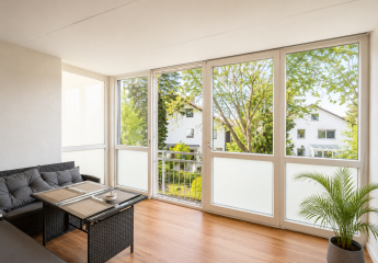 Helle 1-Zimmerwohnung mit verglastem Balkon & Tiefgaragenstellplatz in Germering