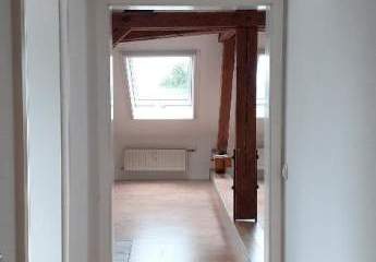 Schicke, gemütliche Dachgeschosswohnung in ruhiger Lage