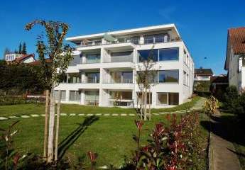 Helle 3 Zimmer Garten-Wohnung mit großer Terrasse und kleinem Garten