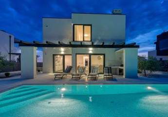 Villa-Osmium Galizana — Gehobene Villa mit Blick auf Brioni Nationalpark & bestehender Gästestruktur