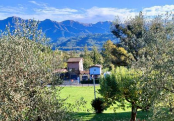 Ökologisches Design-Juwel mit Weitblick: Nachhaltiges Wohnen bei Pontremoli