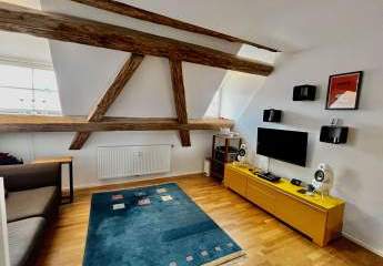 Kapitalanleger gesucht ! Schöne Dachgeschosswohnung  im Denkmal mit zauberhaftem kleinen Garten