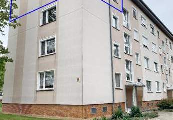 ***3-RAUMWOHUNG MIT EINBAUKÜCHE*** und Tageslichtbad mit Wanne ab 10/25 zu vermieten