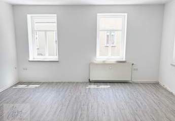 ***ALTERSGERECHTE 2-RAUMWOHNUNG IM ERDGESCHOSS- ERSTBEZUG NACH SANIERUNG*** mit 2 Tageslichtbädern inkl. Eckbadewanne, bodengleicher Duche und altersgerechter Toilette ab sofort zu vermieten