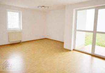 ***ENTSPANNT WOHNEN*** ... Zweiraumwohnung mit Einbauküche, Terrasse und Gartenanteil ab sofort zu vermieten