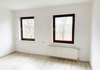 ***WOHNEN IM GRÜNEN*** – Komfortabel, ruhig und familienfreundlich... 3-Raumwohnung mit Tageslichtbad und opionaler Einbauküche ab sofort zu vermieten