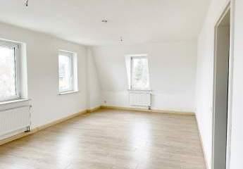 ***GROßZÜGIGE 4-ZIMMER-WOHNUNG MIT MODERNEN BAD IN NÜNCHRITZ*** Wohnkomfort in zentraler Lage