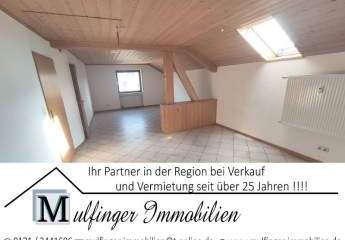 3 Zi. DG Wohnung mit Küche, Gartenmitbenutzung und Stellplatz