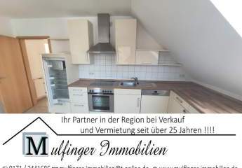 3 Zi. Wohnung im DG (1.OG) mit Balkon und Carport