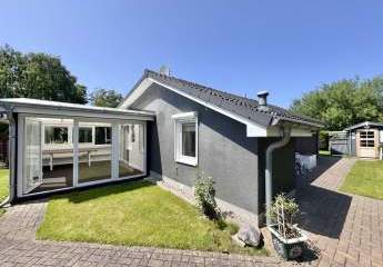 Idyllisches Ferienhaus mit Wintergarten nahe der Eider zu verkaufen