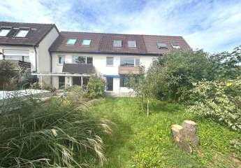 Charmantes u. großzügiges Reihenmittelhaus in familienfreundlicher Lage des 5-Seen-Landes