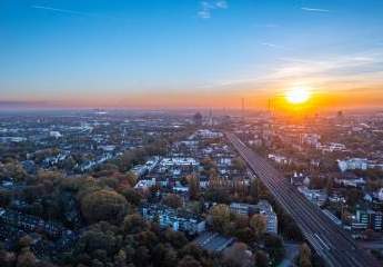 +++ERSTBEZUG N. SAN.-TOP 3-RWG VOLLMÖBLIERT IN DUISBURGS BESTER LAGE MIT 2 BALKONEN, EBK UND GARTEN+++