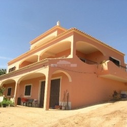 Villa mit Panoramablick in die Natur