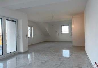 Erstbezug nach Sanierung - 2,5 Zi.DG-WHG mit Gr.Balkon zur Miete in Vöhringen !