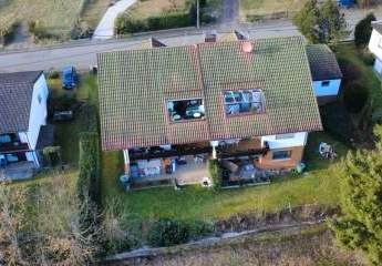 Ansprechende 3,5 ZKB in Trippstadt stehen zum Verkauf.
Herrliche Lage mit unverbaubarem Ausblick!