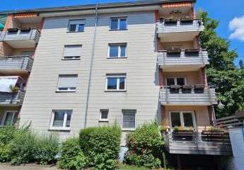 Schön aufgeteilte Erdgeschosswohnung mit Carport in bester Lage zu verkaufen. Sofort bezugsfertig!