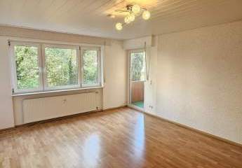 Top-gepflegte 4-Zimmer-Wohnung in ruhiger Lage mit Balkon und Garage! Sofort frei!