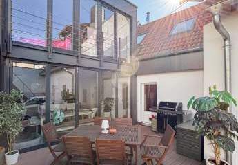 Hofheim-Wallau! Wohnen auf 270 m² - top-saniert! 7 Zimmer, 2 Bäder, Garage (2 Stpl.), Dachterrasse!