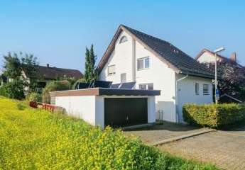 Ideal für Familien: Freistehendes Haus mit Einliegerwohnung! Großer Garten, Garage und Feldrandlage!